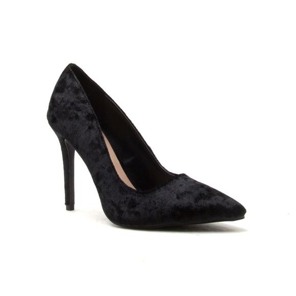 Black Crushed Velvet Pumps - Picture 4 of 6